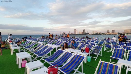 A squid fishing trip in Pattaya – An activity you don’t want to miss in Pattaya