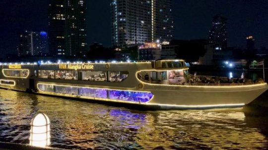 Is it worth trying a dinner cruise on Chao Phraya River?