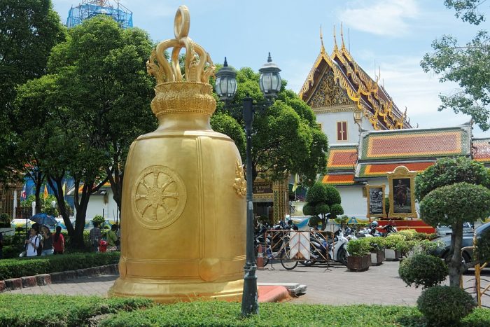 Wat Rakhang - 1 of 5 riverside temples in Bangkok