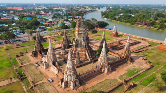 Wat Chaiwatthanaram – one of the most impressive Ayutthaya temples